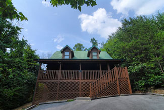 Pigeon Forge Three Bedroom Cabin